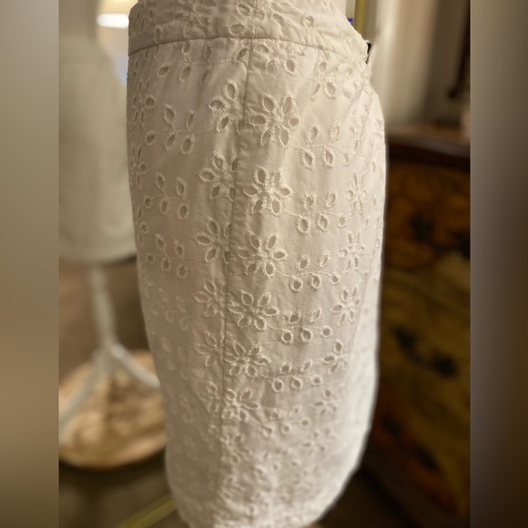 🎉SALE🎉Old Navy 🥰 White Embroidered Skirt - Picture 5 of 11